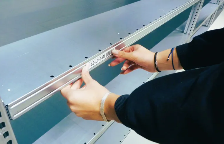 Labelling of warehouses